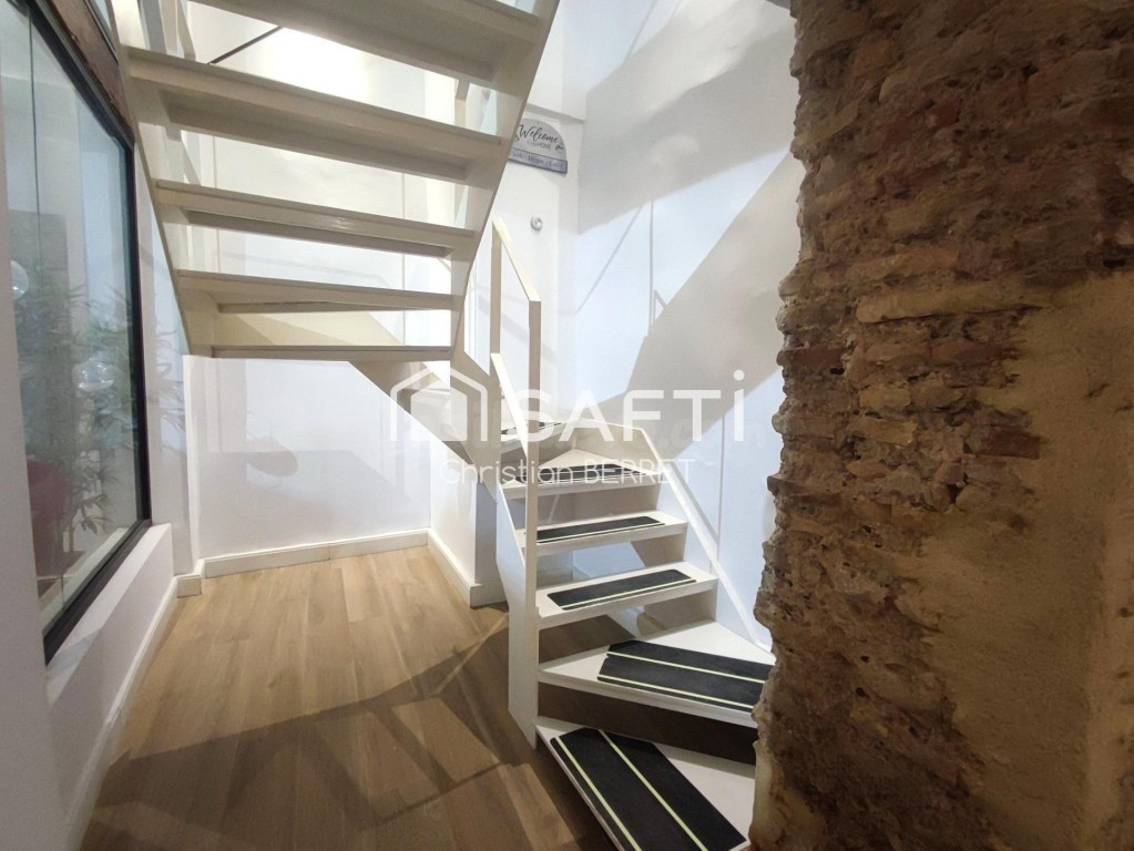 Dúplex de diseño con muralla histórica en El Carmen - foto 3