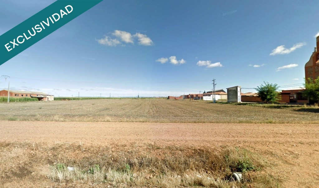 Gran Finca Rústica de 16.609 m² en Pobladura de Pelayo García (La Bañeza, León) junto a zona urbana, ideal para Cultivos, Ganadería o Proyecto de Placas Solares.