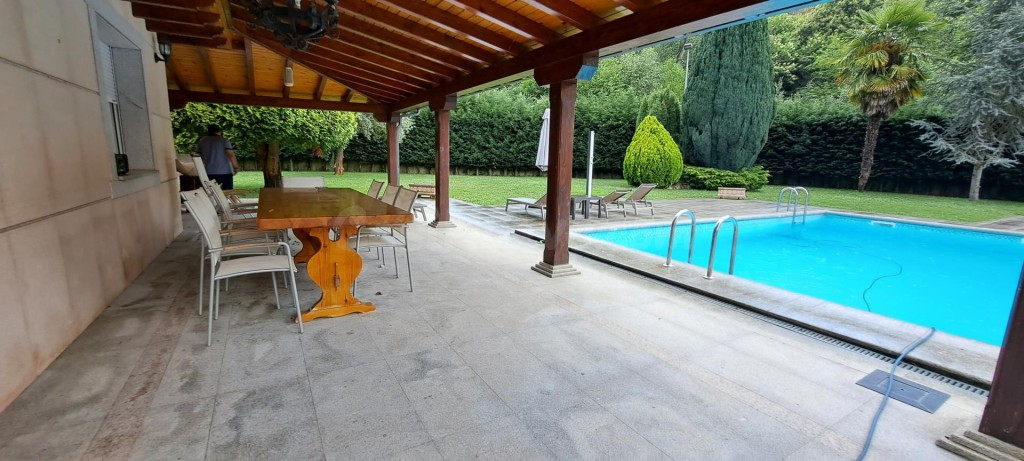 CASA CON PISCINA Y PARCELA CERRADA - foto 2