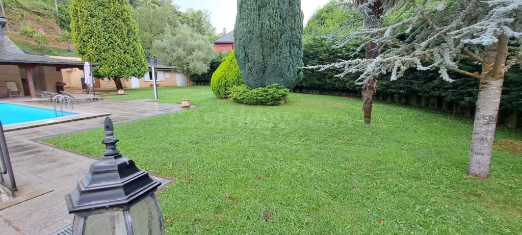 CASA CON PISCINA Y PARCELA CERRADA - foto 4