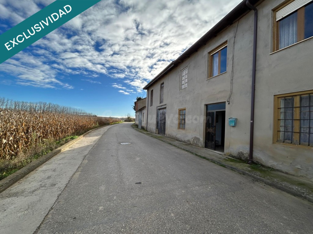 Casa de pueblo en venta en Carral de la Vega