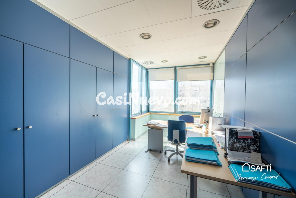 Oficinas de 235 m² con terraza y parking en Empuriabrava - foto 7