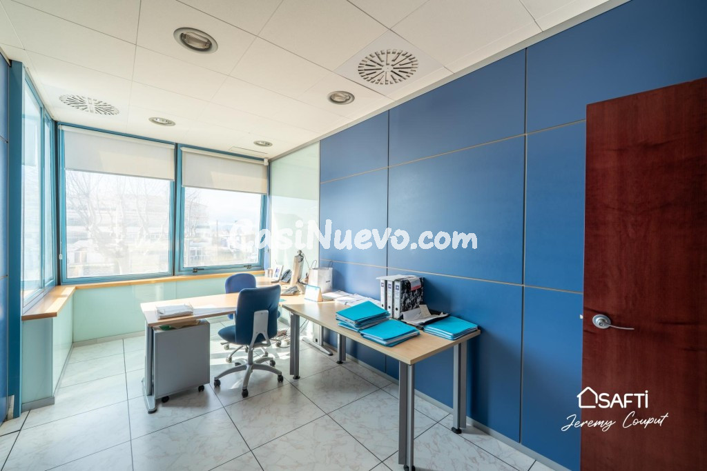 Oficinas de 235 m² con terraza y parking en Empuriabrava - foto 9
