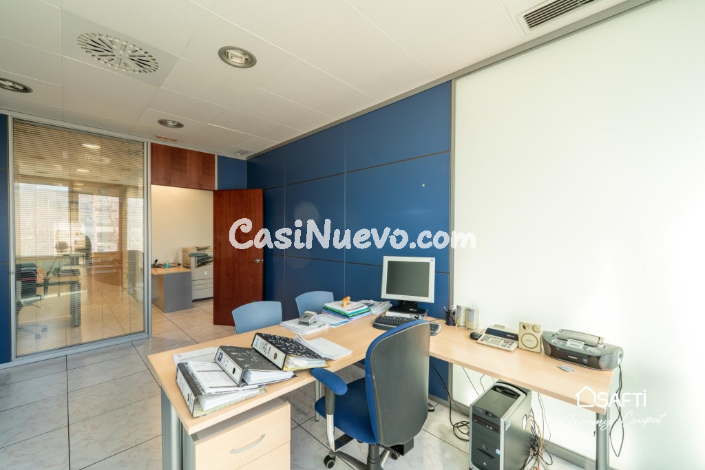 Oficinas de 235 m² con terraza y parking en Empuriabrava - foto 13