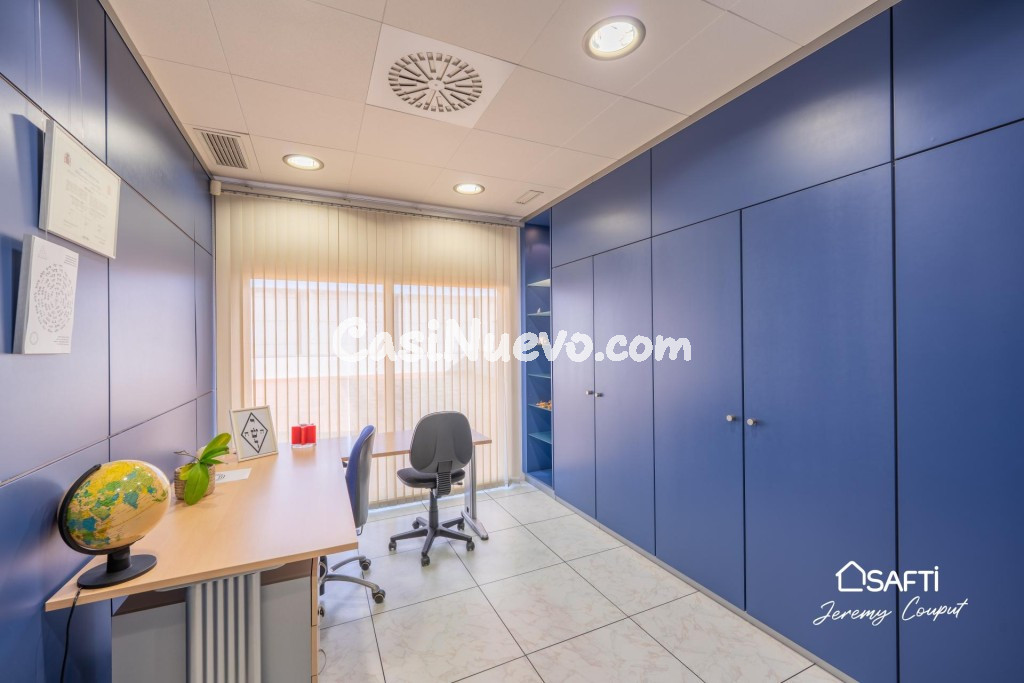 Oficinas de 235 m² con terraza y parking en Empuriabrava - foto 14
