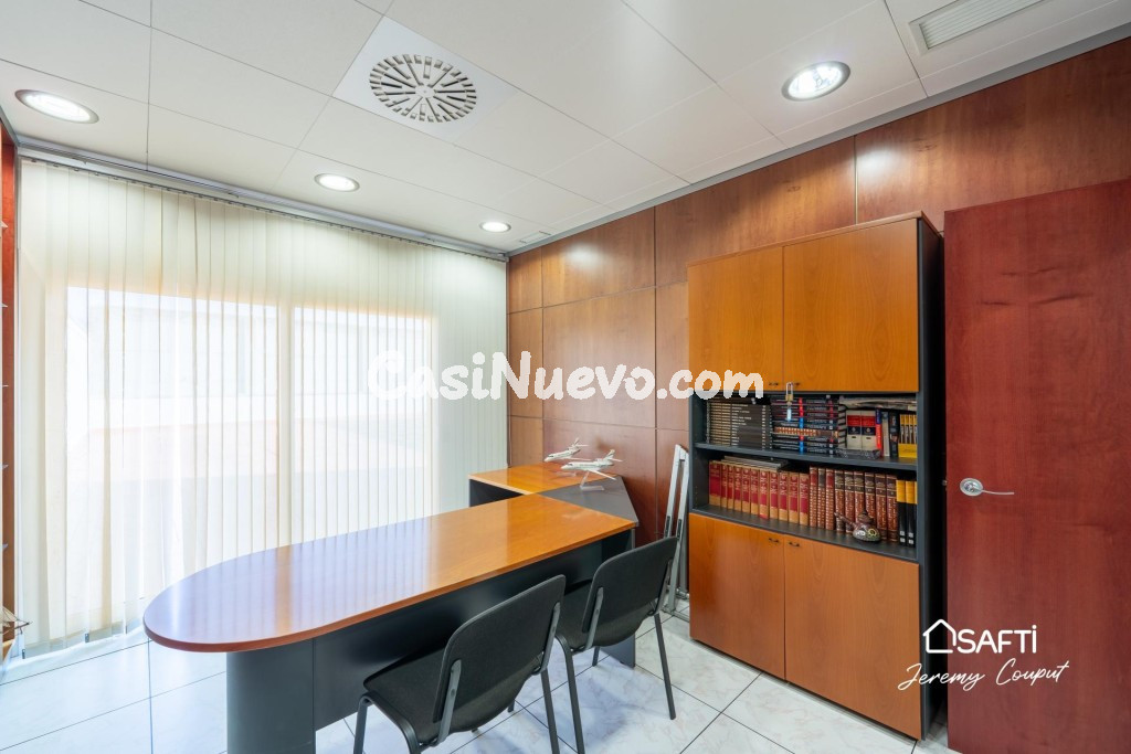 Oficinas de 235 m² con terraza y parking en Empuriabrava - foto 15