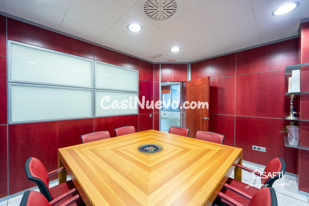 Oficinas de 235 m² con terraza y parking en Empuriabrava - foto 18