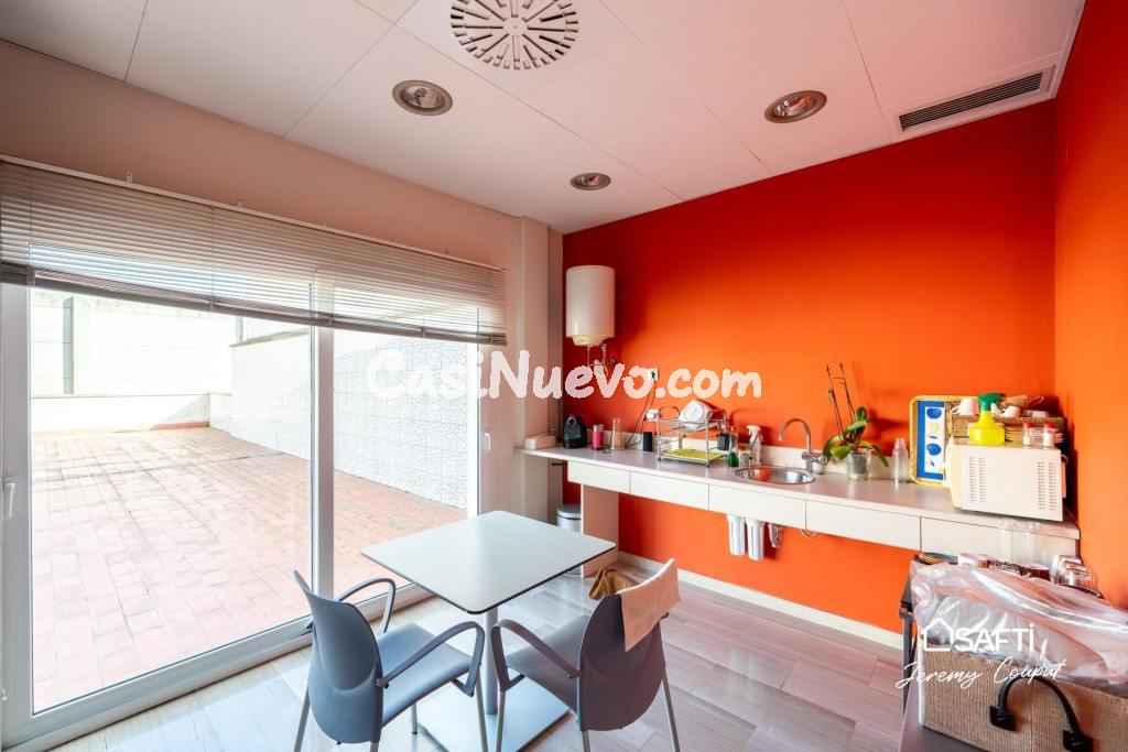 Oficinas de 235 m² con terraza y parking en Empuriabrava - foto 23