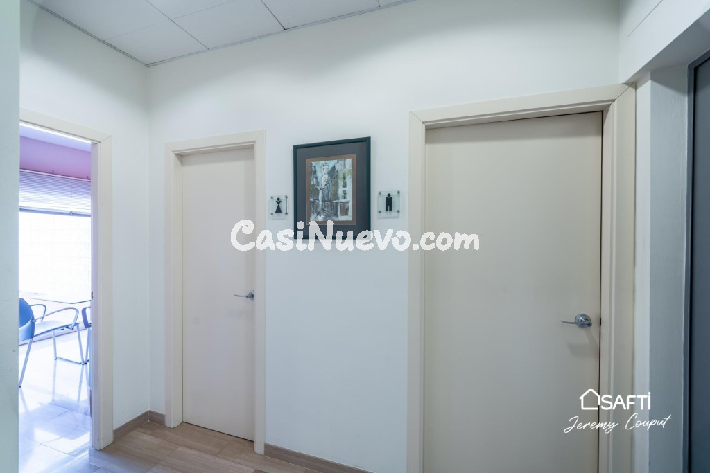 Oficinas de 235 m² con terraza y parking en Empuriabrava - foto 24