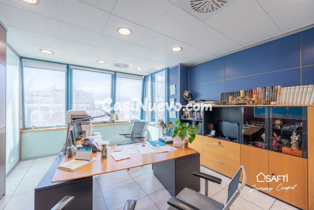 Oficinas de 235 m² con terraza y parking en Empuriabrava - foto 28