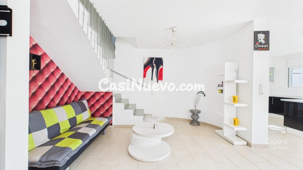 Villa con amarre, sol y estilo en Empuriabrava - foto 11