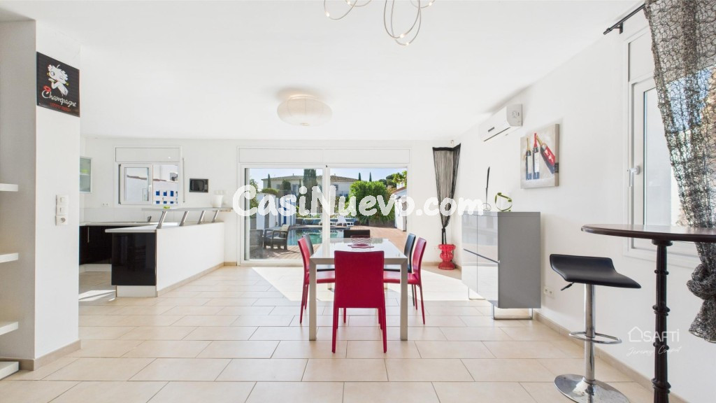 Villa con amarre, sol y estilo en Empuriabrava - foto 22