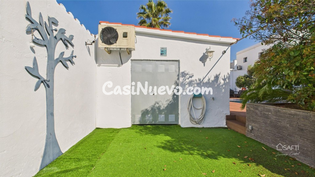 Villa con amarre, sol y estilo en Empuriabrava - foto 34