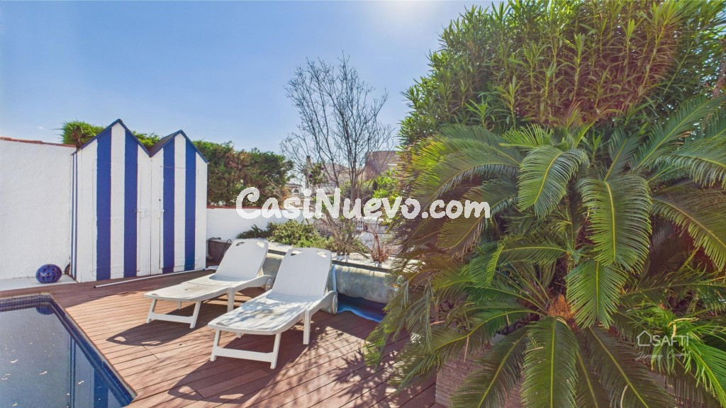 Villa con amarre, sol y estilo en Empuriabrava - foto 36