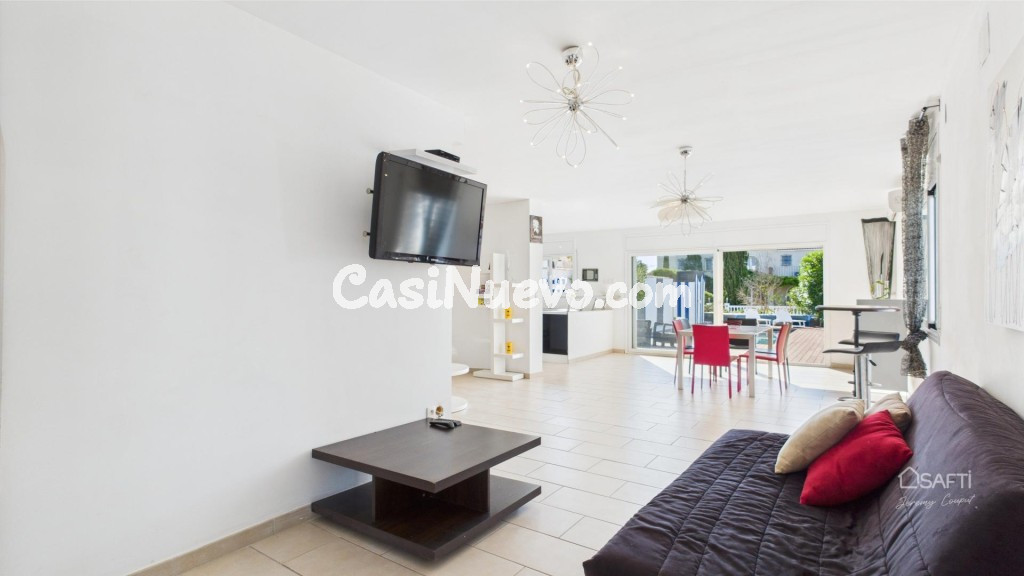 Villa con amarre, sol y estilo en Empuriabrava - foto 38