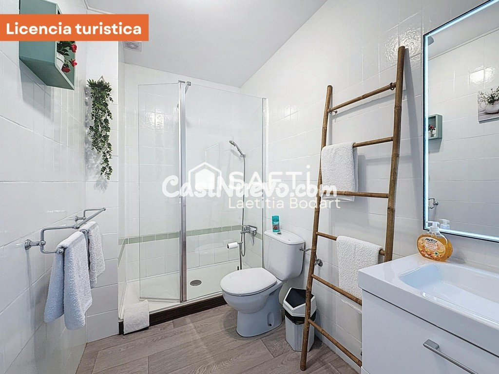 Ático reformado con licencia turística, terrazas, solárium y - foto 24