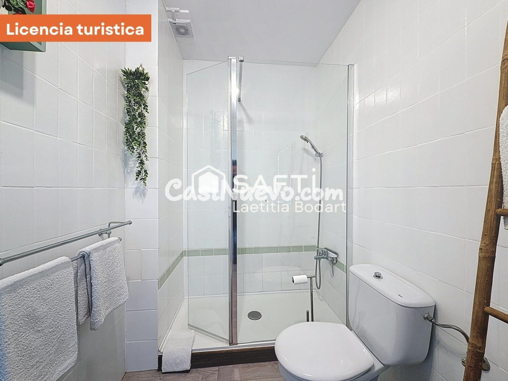 Ático reformado con licencia turística, terrazas, solárium y - foto 25