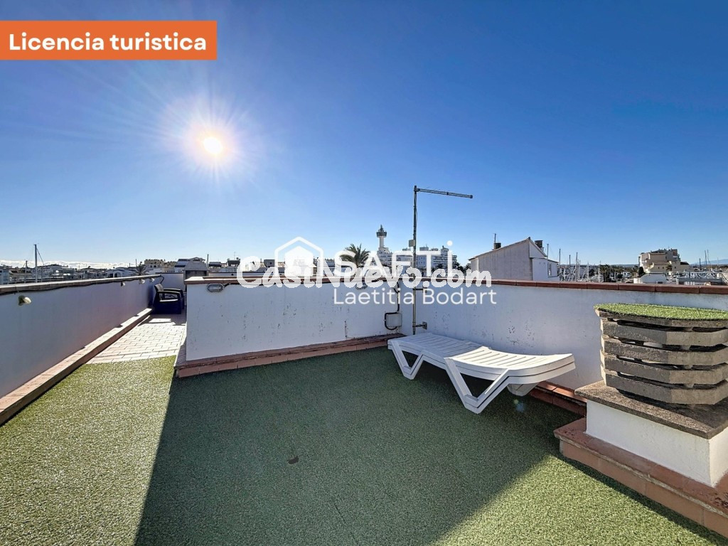 Ático reformado con licencia turística, terrazas, solárium y - foto 31