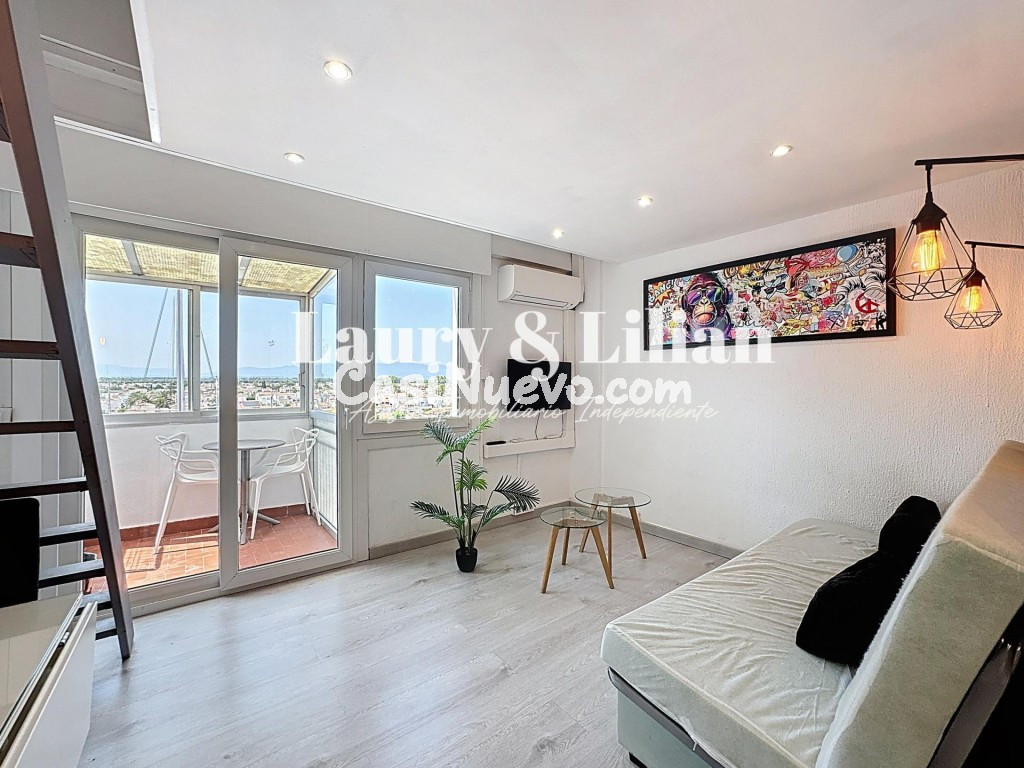 Apartamento reformado con vistas a los canales de Empuriabra