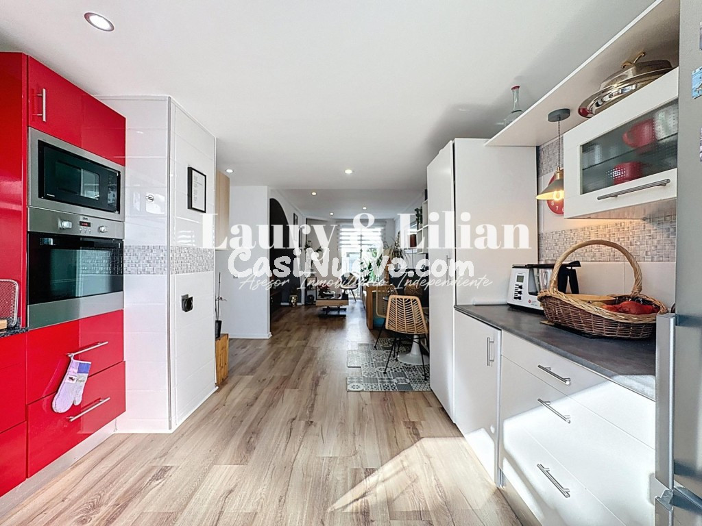 ¡Oportunidad en el Montseny! Moderna casa de 4 habitaciones. - foto 4