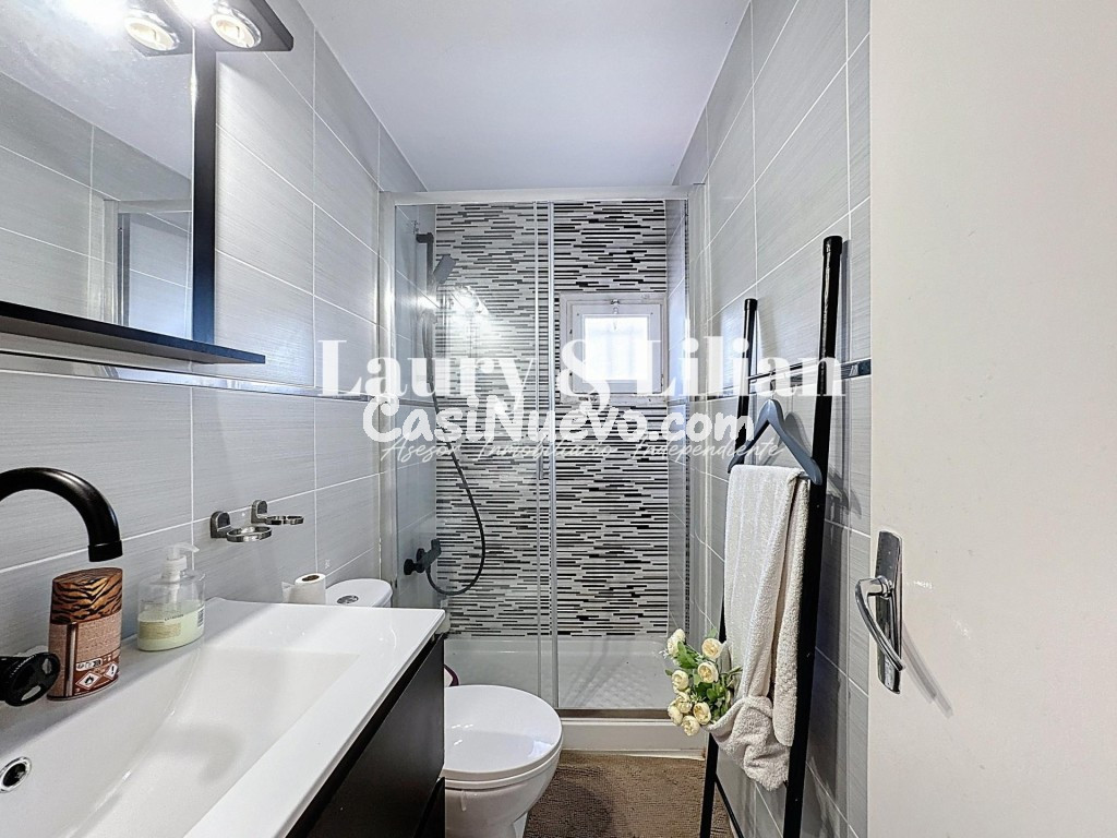 ¡Oportunidad en el Montseny! Moderna casa de 4 habitaciones. - foto 21