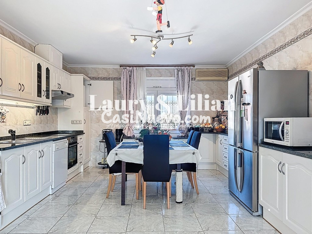 Oportunidad. Casa de dos pisos en el Montgrí. - foto 7