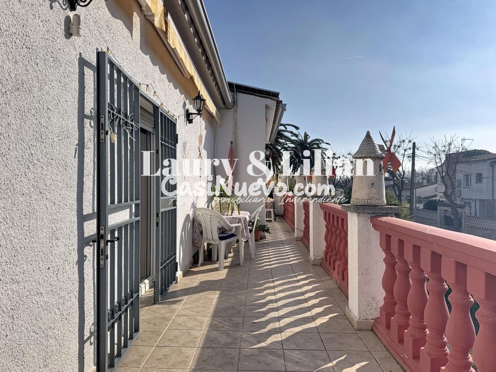 Oportunidad. Casa de dos pisos en el Montgrí. - foto 17