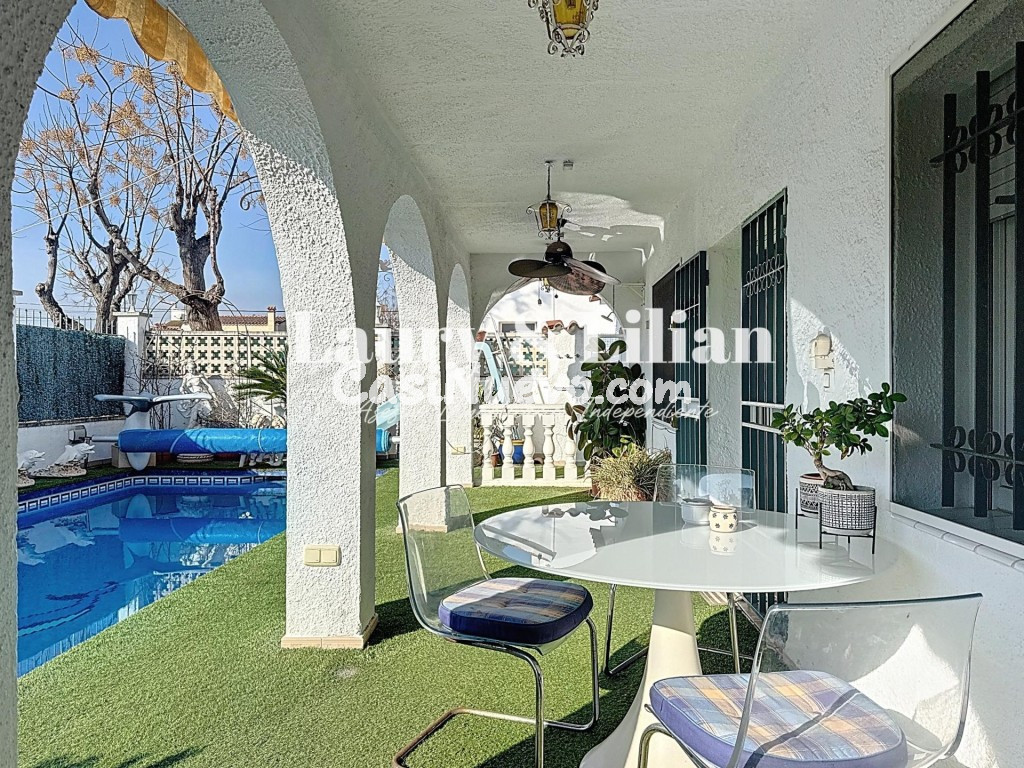 Oportunidad. Casa de dos pisos en el Montgrí. - foto 32