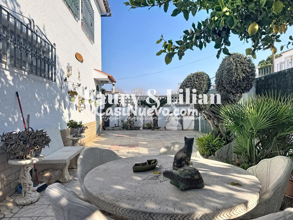 Oportunidad. Casa de dos pisos en el Montgrí. - foto 36