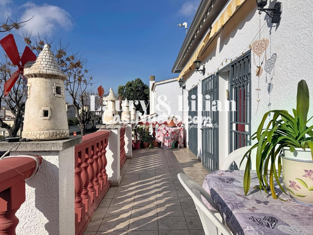 Oportunidad. Casa de dos pisos en el Montgrí. - foto 40