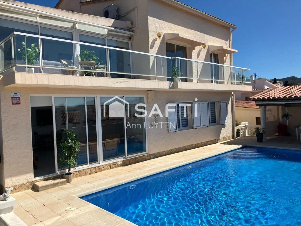 Casa con dos viviendas en venta Mas Fumats Roses - foto 3