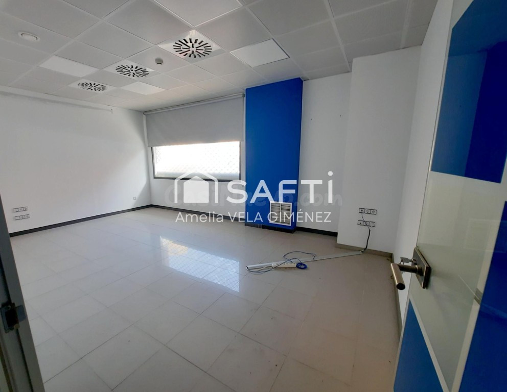 Inmejorable local para tu negocio en Puerto de Sagunto. - foto 4