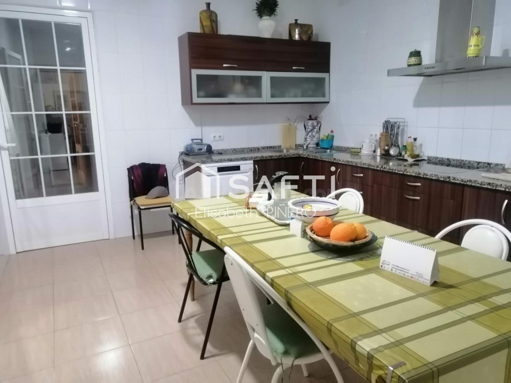 CASA EN PLANTA BAJA CON GRAN PATIO, NAVE Y GARAJE - foto 4
