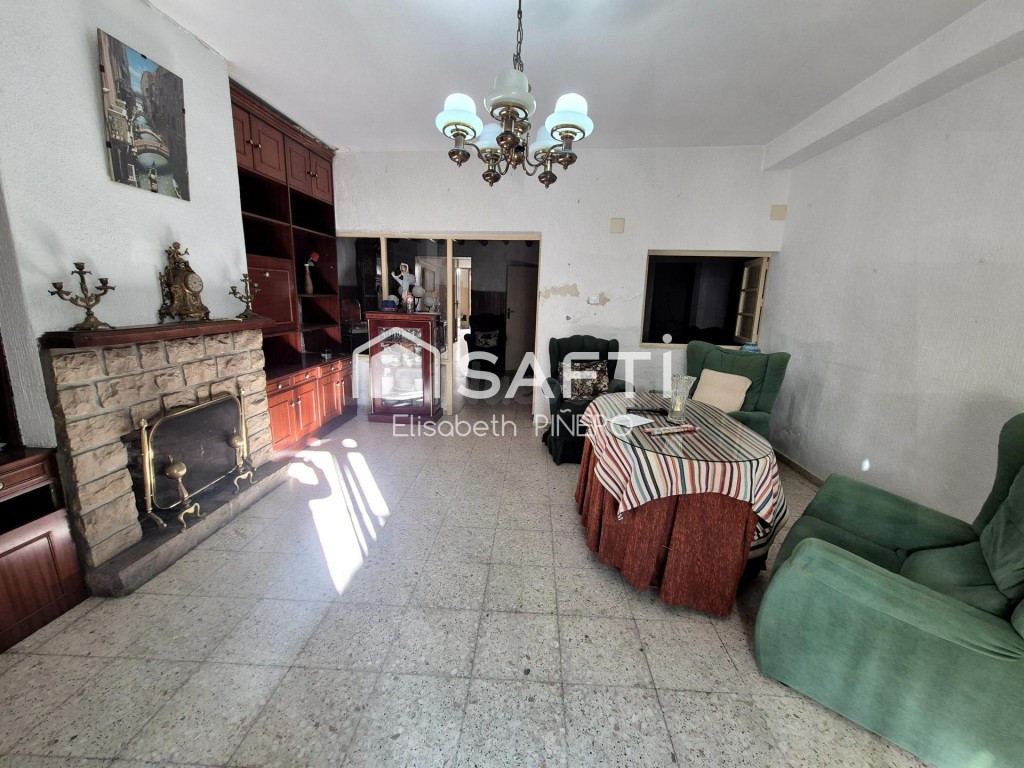 Céntrica y Rústica: Casa con Nave, Patio y Gran Terraza. Nec - foto 3