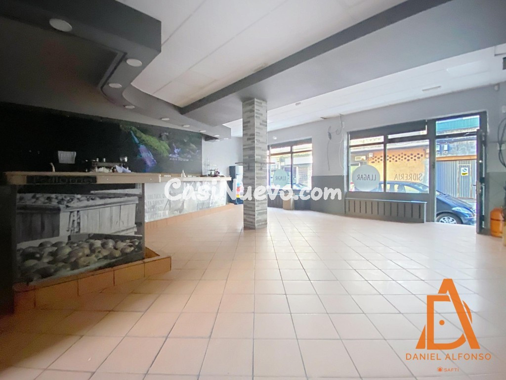 Gran local con terraza y múltiples posibilidades