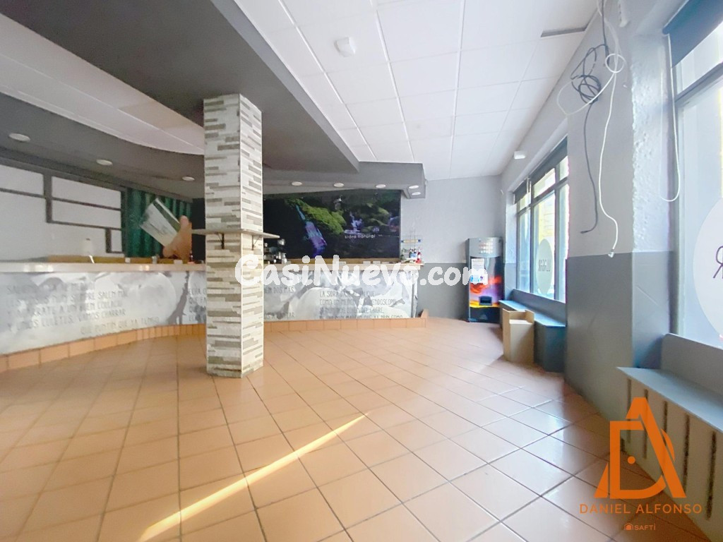 Gran local con terraza y múltiples posibilidades - foto 2