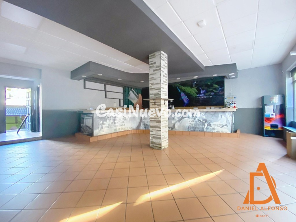 Gran local con terraza y múltiples posibilidades - foto 4