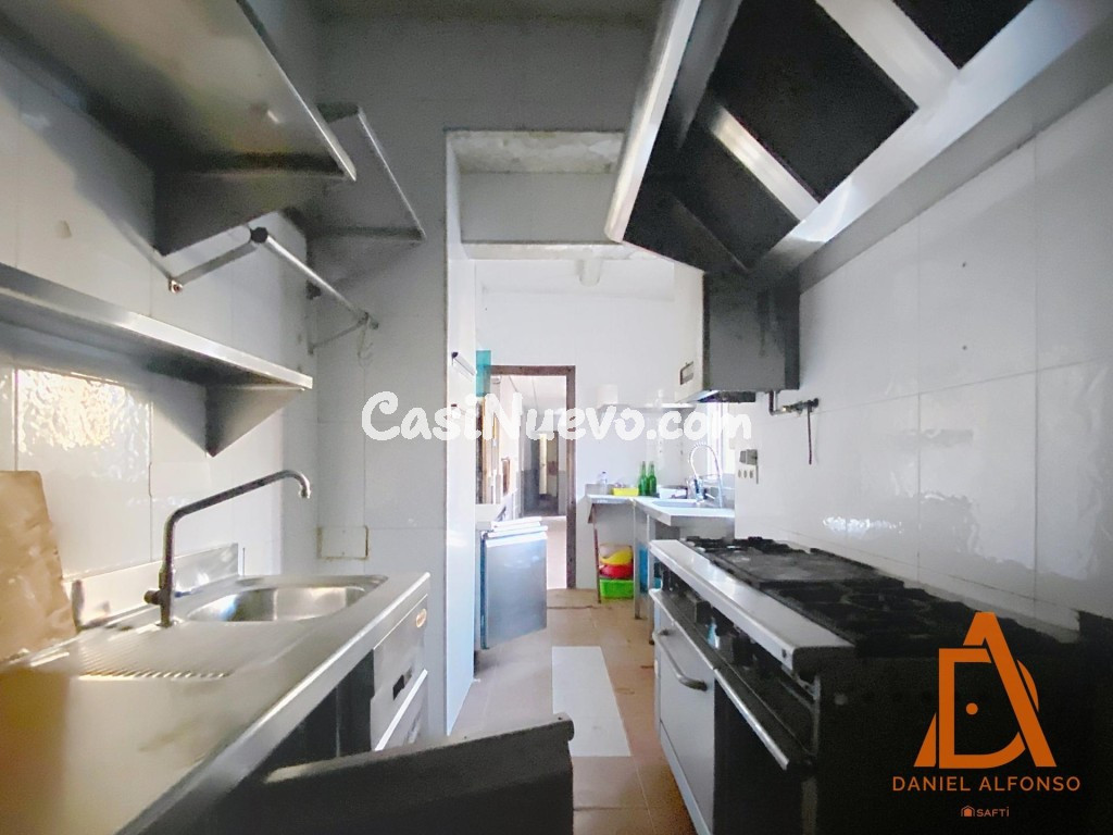 Gran local con terraza y múltiples posibilidades - foto 7