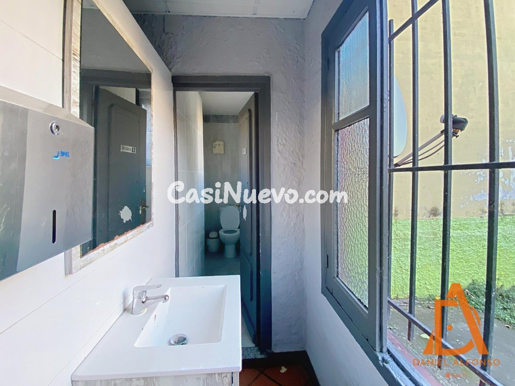 Gran local con terraza y múltiples posibilidades - foto 11