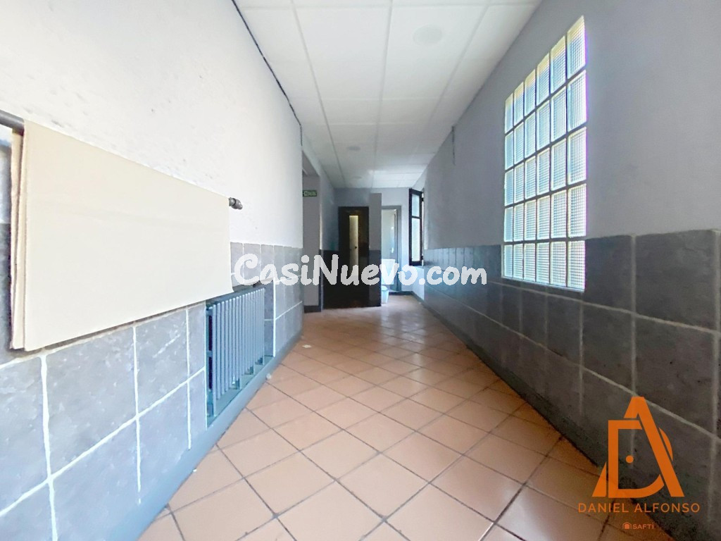 Gran local con terraza y múltiples posibilidades - foto 14