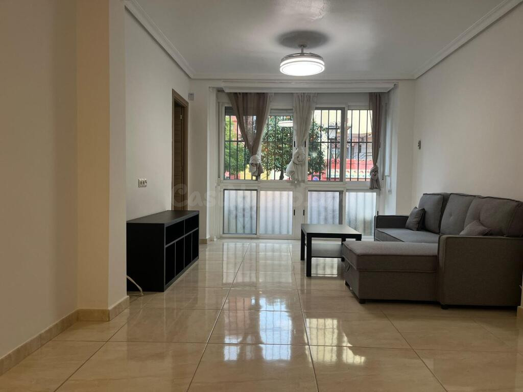 Estupendo piso en Rochelambert con patio!!!