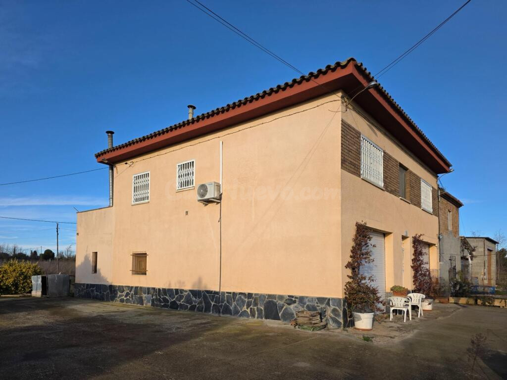 CASA CON TERRENO EN PARTIDA MONCADA