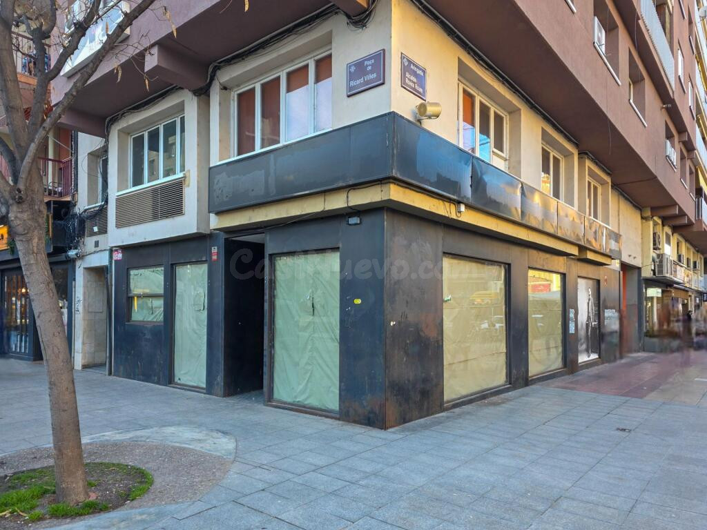 Local comercial en alquiler en Plaça Ricard Vinyes – Lleida