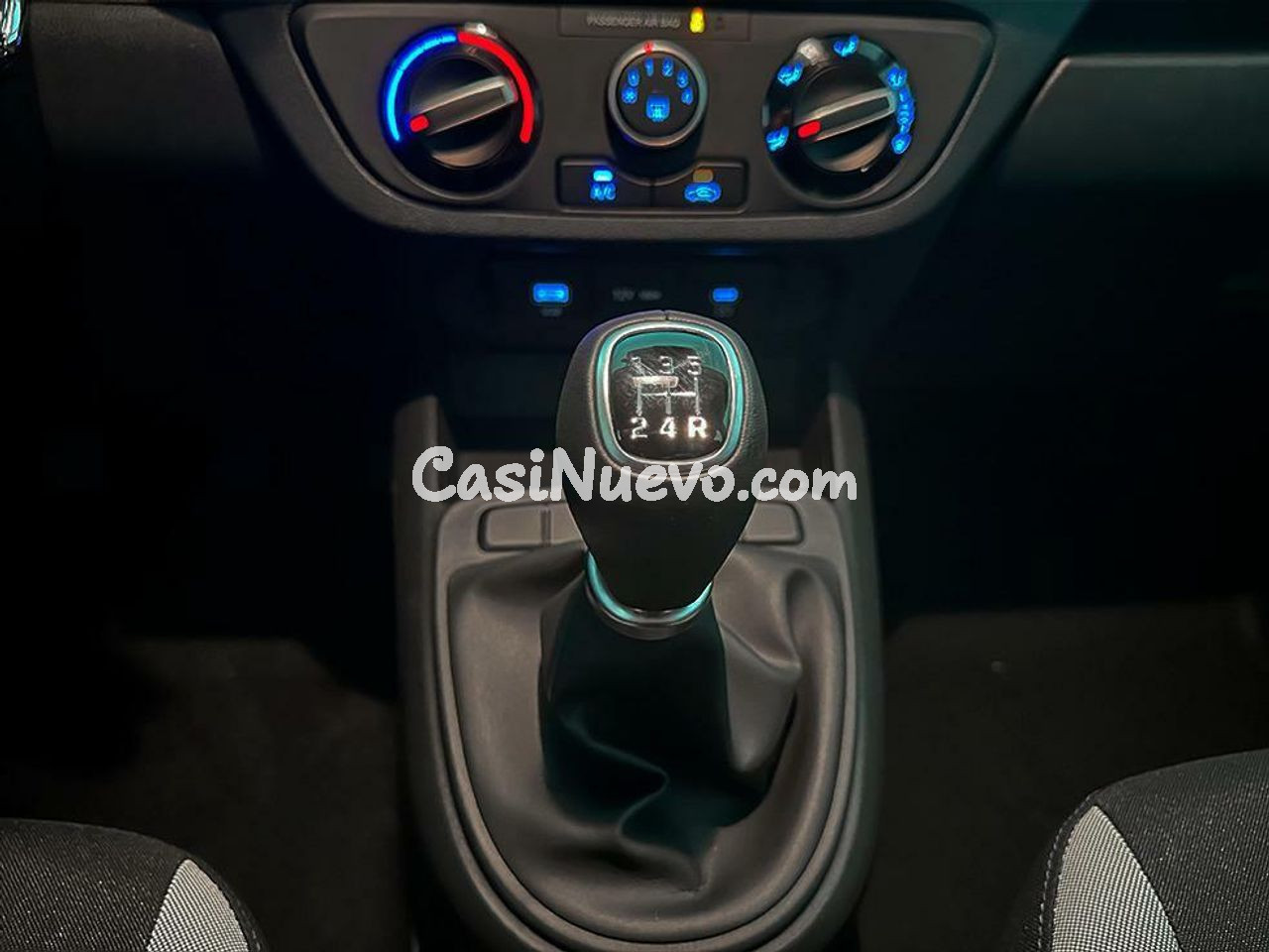 Hyundai i10 1.0 MPI 63CV Essence Connect - foto 14