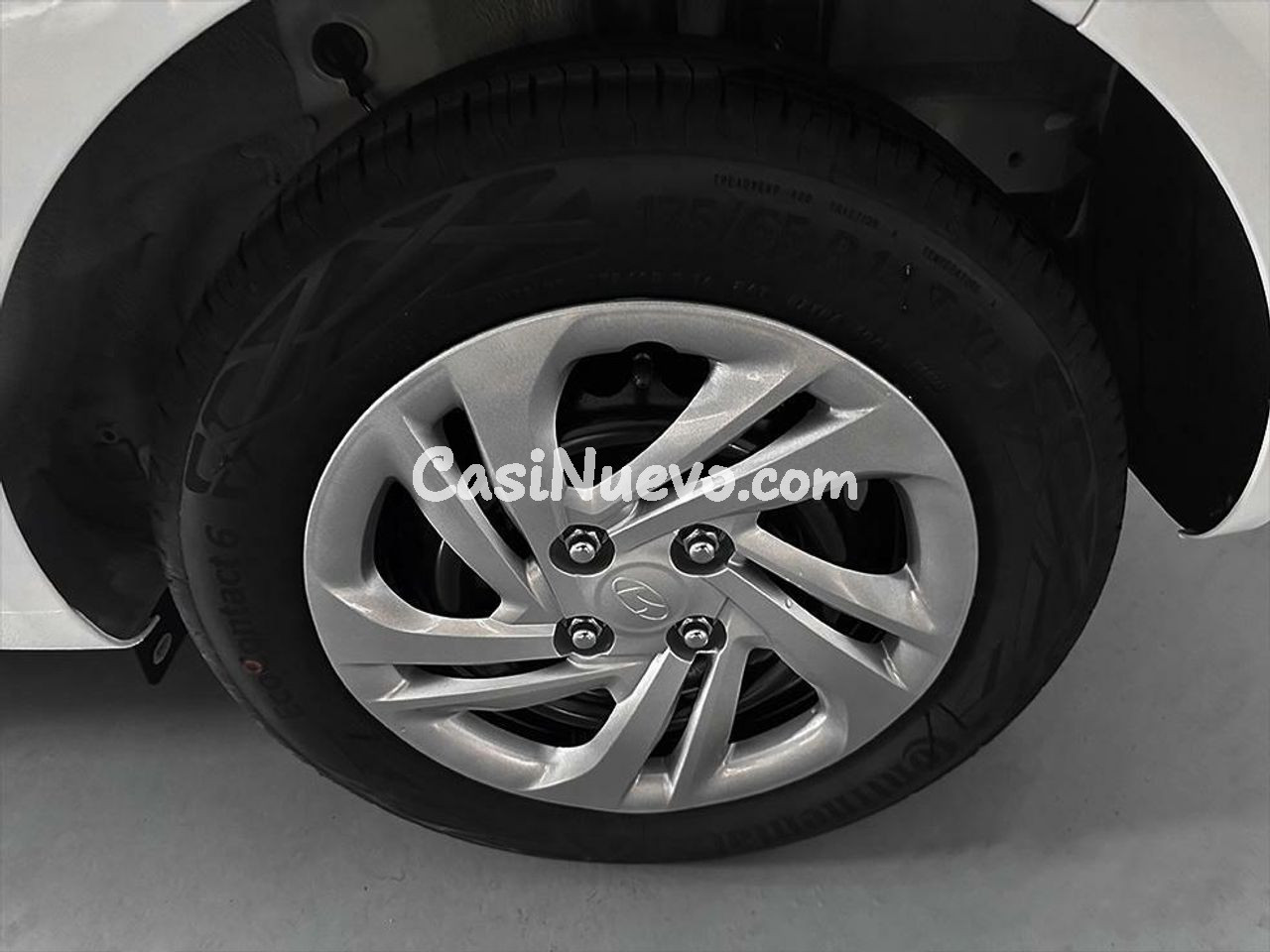 Hyundai i10 1.0 MPI 63CV Essence Connect - foto 18