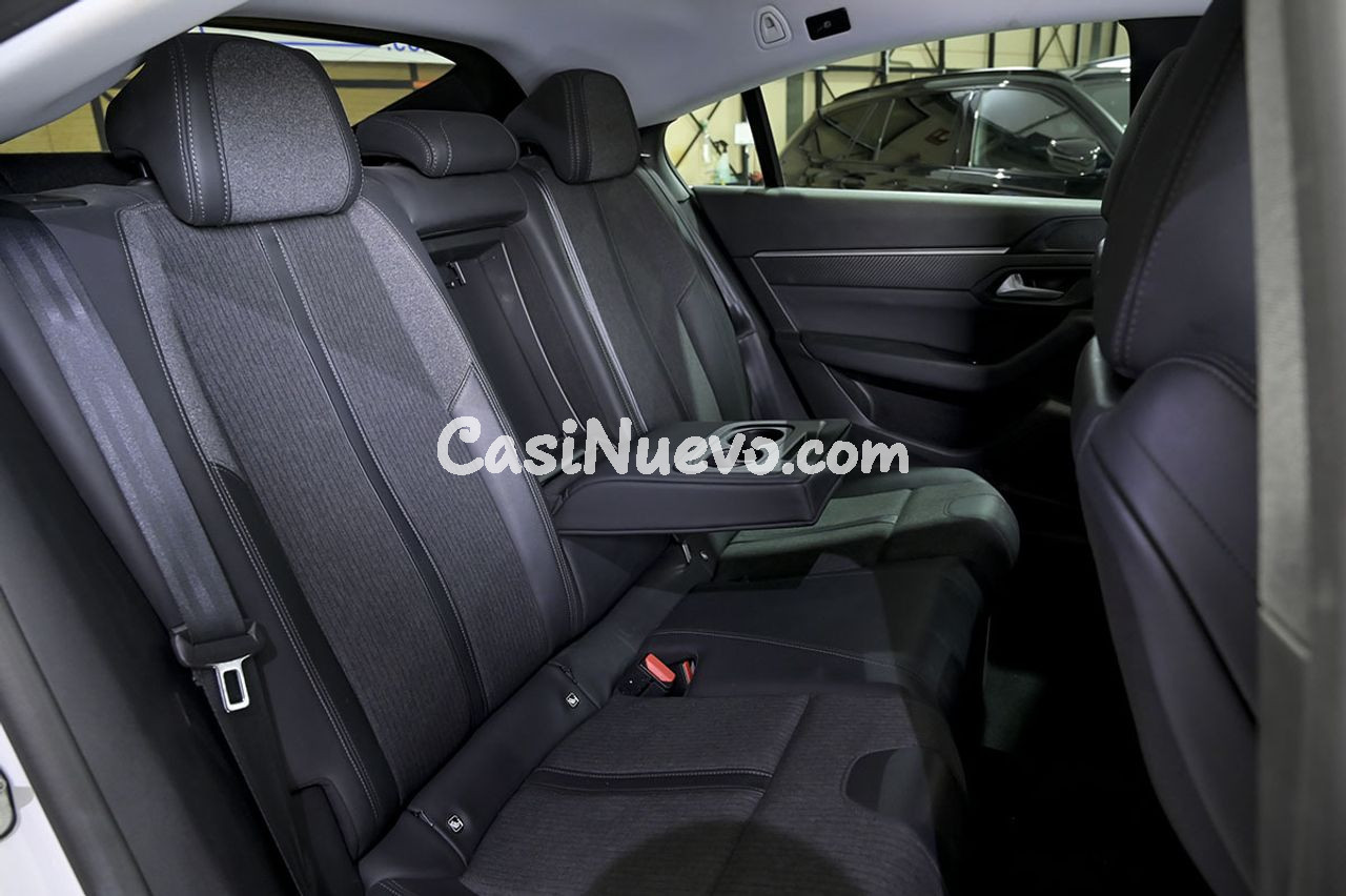 Peugeot 508 Hybrid 5P Allure 225 eEAT8 - foto 18