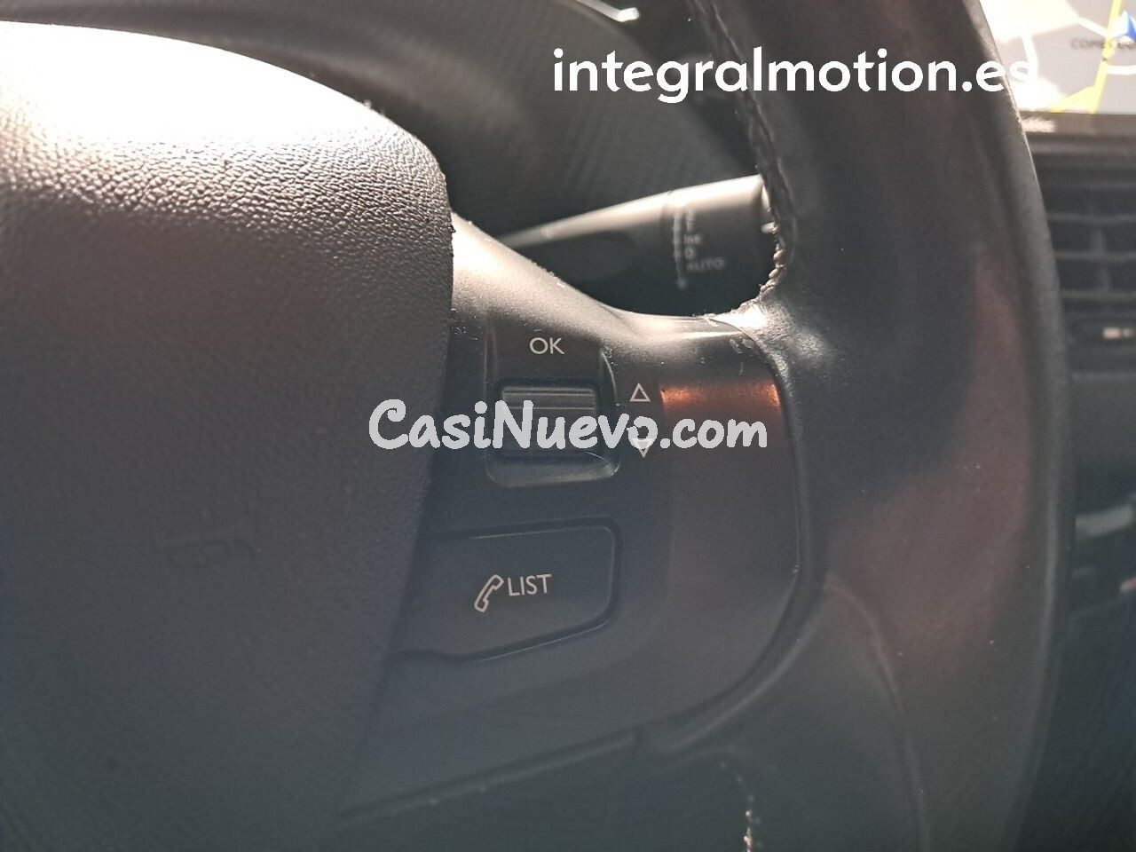 Peugeot 2008 Allure 1.6 BlueHDi 73KW (100CV) - foto 13