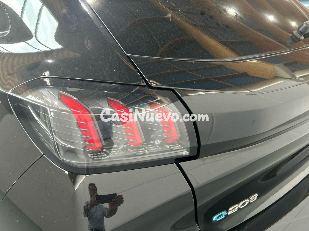 Peugeot 208 Eléctrico Allure Pack 100 kW (136 CV) - foto 17