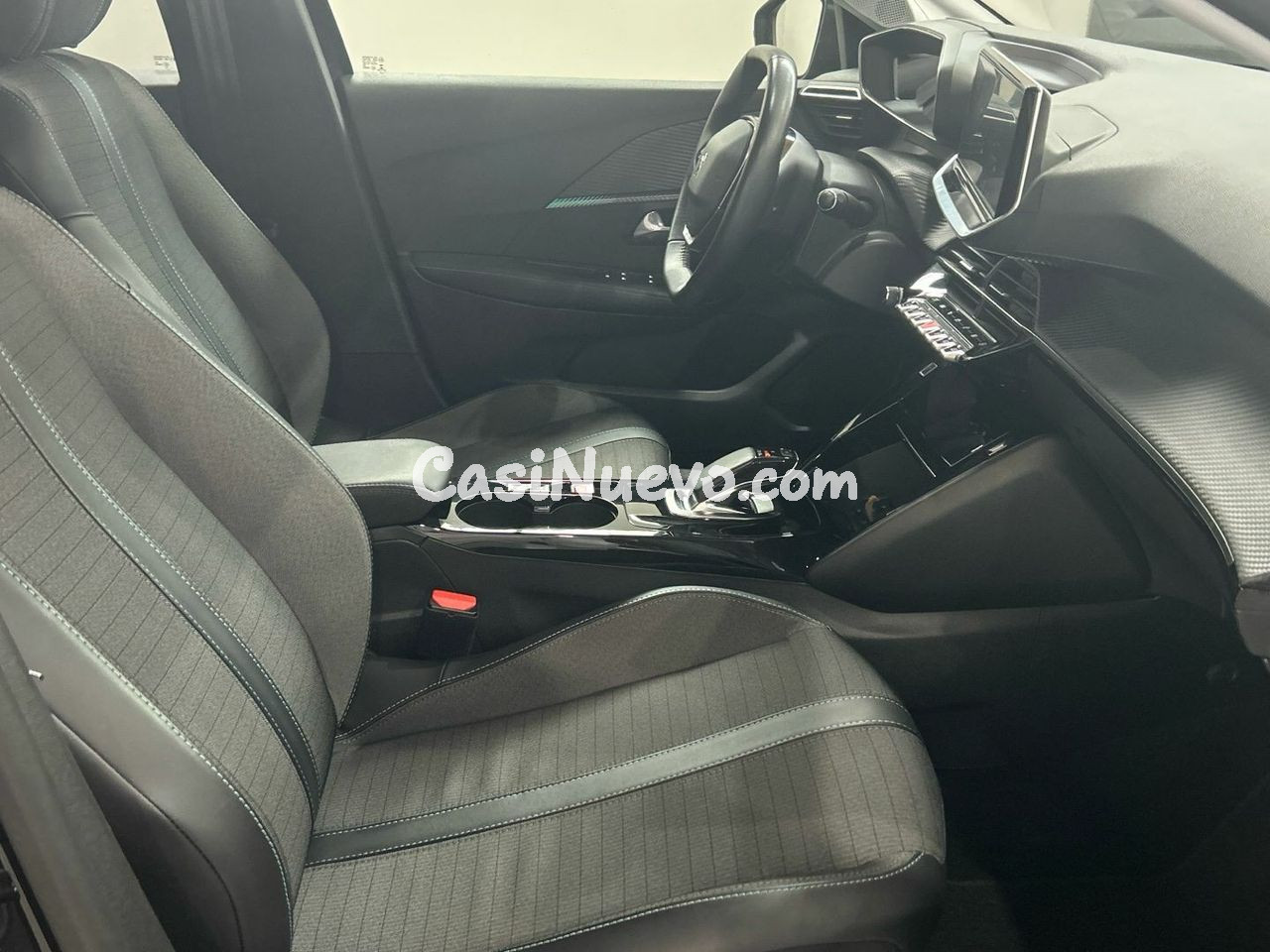 Peugeot 208 Eléctrico Allure Pack 100 kW (136 CV) - foto 24