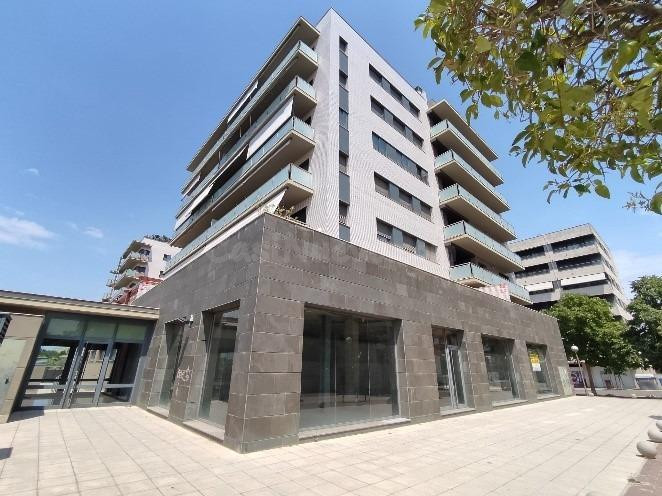 Amplio Local Comercial en Venta - La Bordeta, Lleida